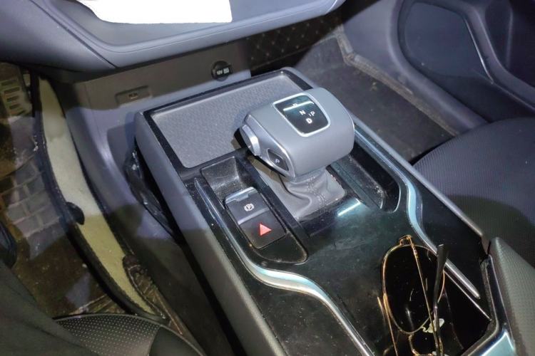 Used Hongqi E-QM5 2022 431 km Charge & Enjoy Edition Gear Lever
