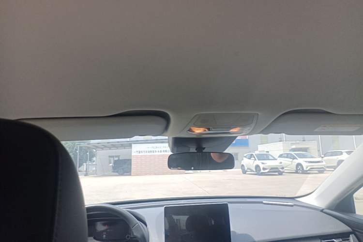 Used Hongqi E-QM5 2022 431 km Charge & Enjoy Edition Headliner