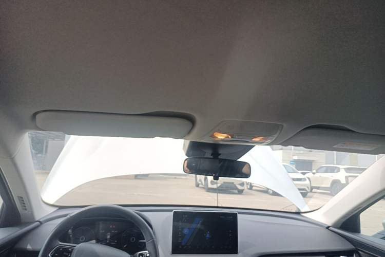 Used Hongqi E-QM5 2022 431 km Charge & Enjoy Edition Headliner