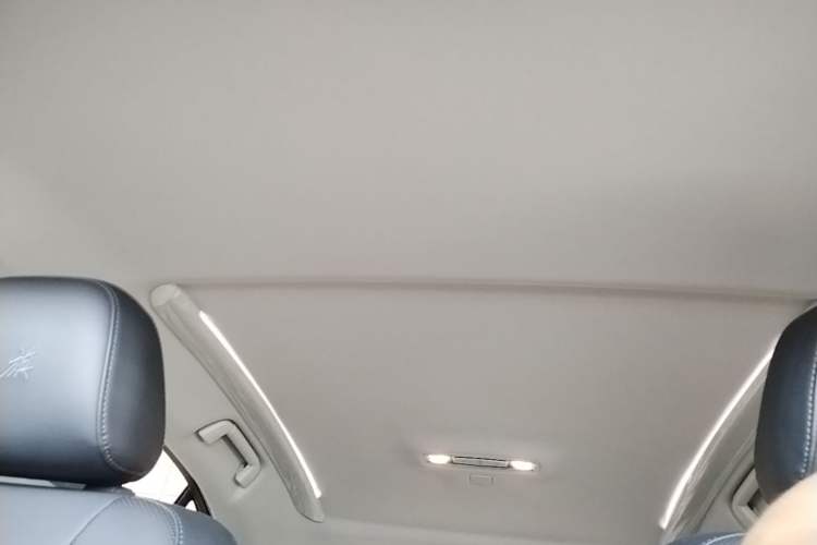 Used Hongqi E-QM5 2022 431 km Charge & Enjoy Edition Headliner