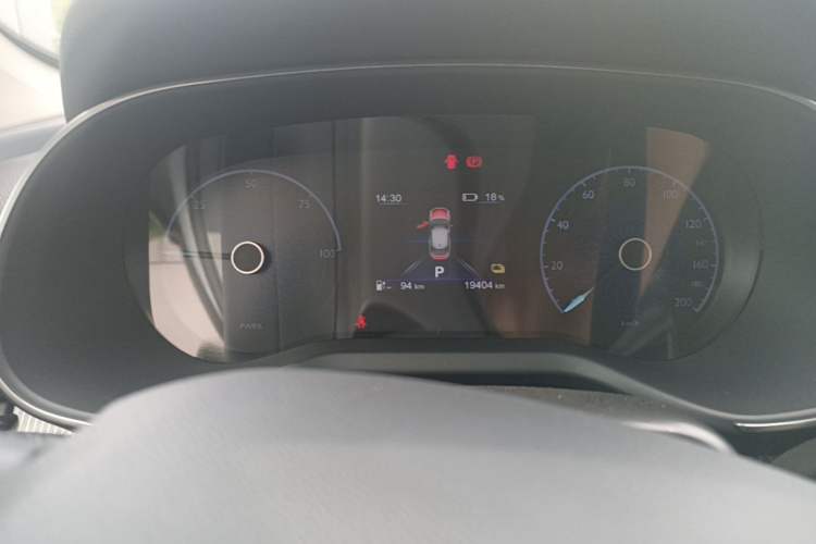 Used Hongqi E-QM5 2022 431 km Charge & Enjoy Edition Instrument Cluster