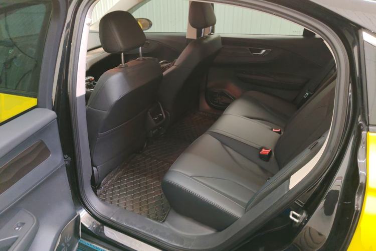 Used Hongqi E-QM5 2022 431 km Charge & Enjoy Edition Interior 4