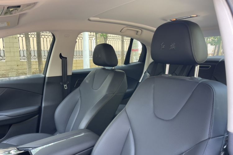 Used Hongqi E-QM5 2022 431 km Charge & Enjoy Edition Interior 4