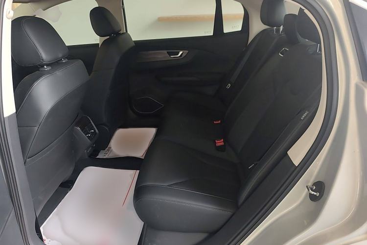 Used Hongqi E-QM5 2022 431 km Charge & Enjoy Edition Interior 4