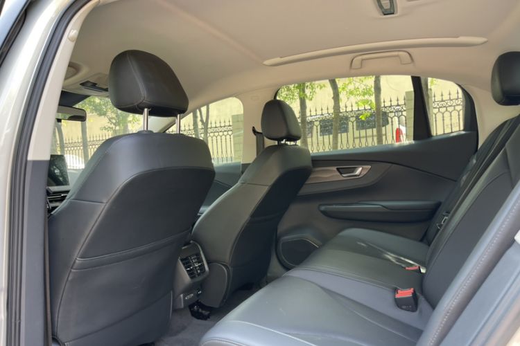 Used Hongqi E-QM5 2022 431 km Charge & Enjoy Edition Interior 5