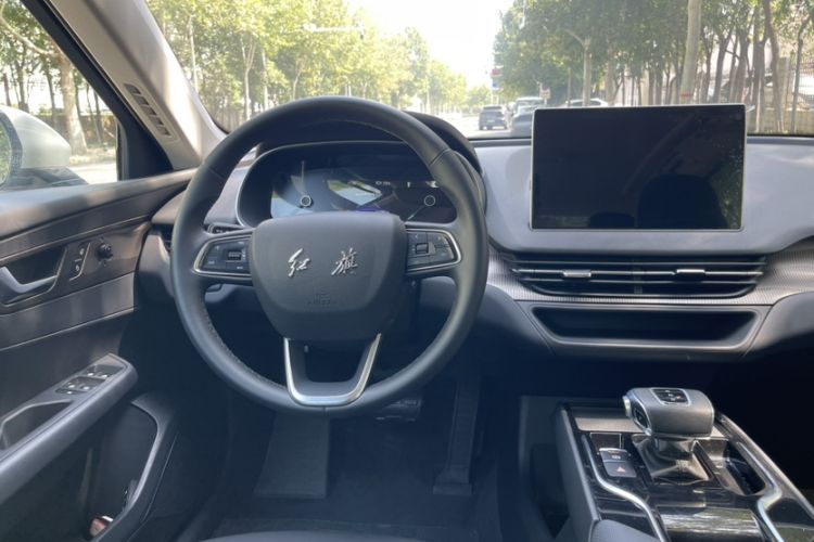 Used Hongqi E-QM5 2022 431 km Charge & Enjoy Edition Interior 8