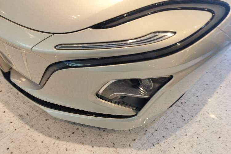 Used Hongqi E-QM5 2022 431 km Charge & Enjoy Edition Left Front Headlight