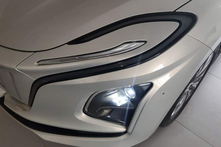 Used Hongqi E-QM5 2022 431 km Charge & Enjoy Edition Left Front Headlight