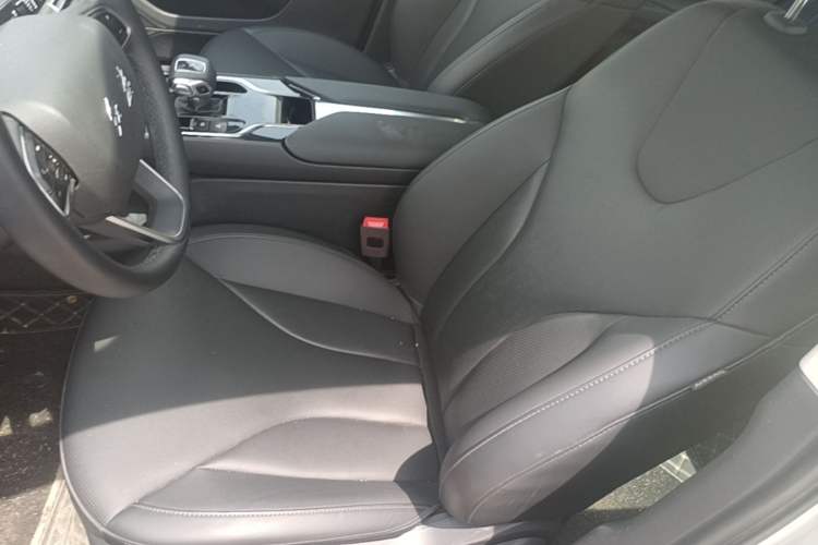 Used Hongqi E-QM5 2022 431 km Charge & Enjoy Edition Left Front Seat