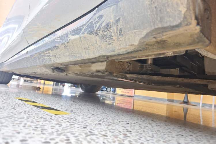 Used Hongqi E-QM5 2022 431 km Charge & Enjoy Edition Left Side Sill