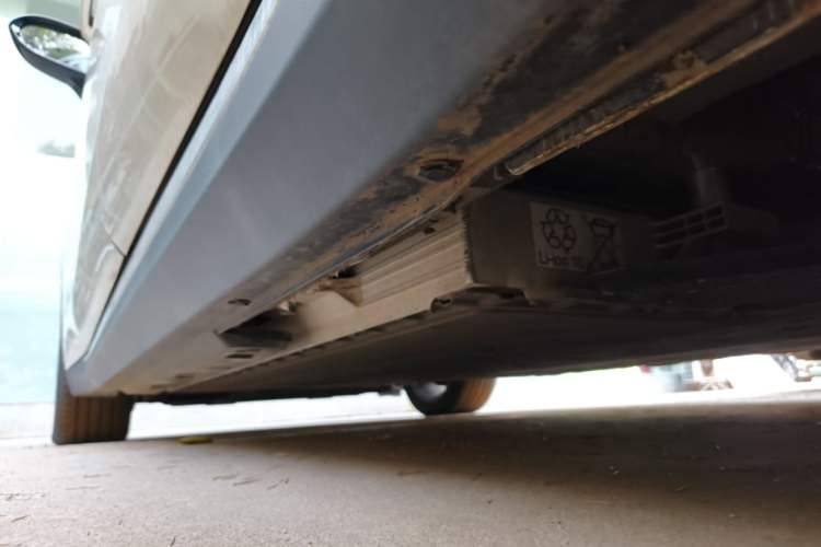 Used Hongqi E-QM5 2022 431 km Charge & Enjoy Edition Left Side Sill