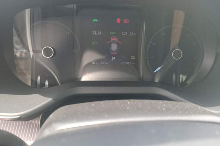 Used Hongqi E-QM5 2022 431 km Charge & Enjoy Edition Odometer Close Up