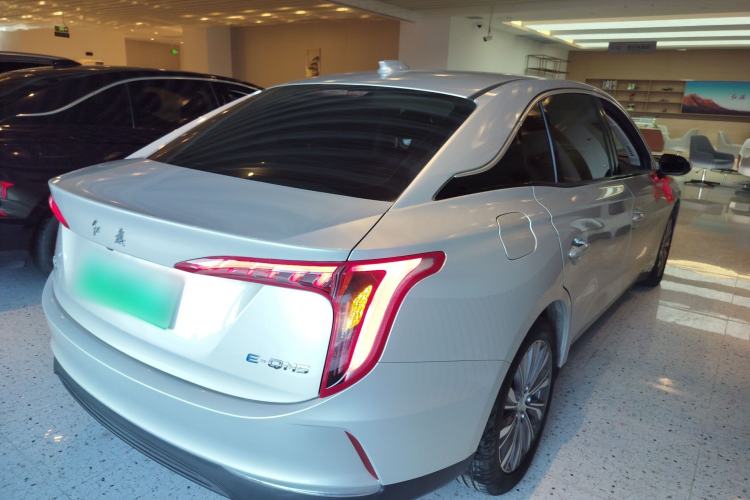 Used Hongqi E-QM5 2022 431 km Charge & Enjoy Edition Rear Right 45 Deg