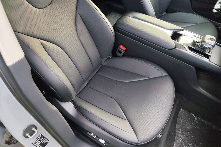 Used Hongqi E-QM5 2022 431 km Charge & Enjoy Edition Right Front Seat