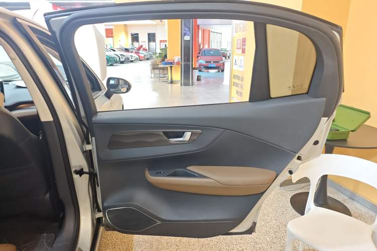 Used Hongqi E-QM5 2022 431 km Charge & Enjoy Edition Right Rear Door Interior
