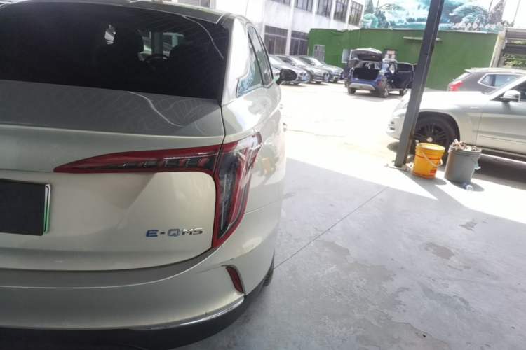 Used Hongqi E-QM5 2022 431 km Charge & Enjoy Edition Right Rear Taillight