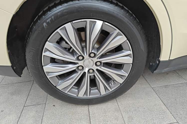 Used Hongqi E-QM5 2022 431 km Charge & Enjoy Edition Right Rear Wheel Hub