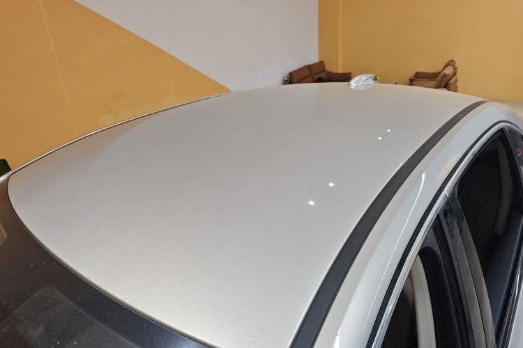 Used Hongqi E-QM5 2022 431 km Charge & Enjoy Edition Roof