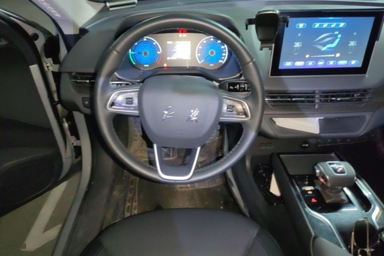 Used Hongqi E-QM5 2022 431 km Charge & Enjoy Edition Steering Wheel