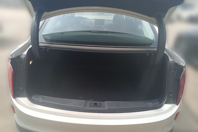Used Hongqi E-QM5 2022 431 km Charge & Enjoy Edition Trunk