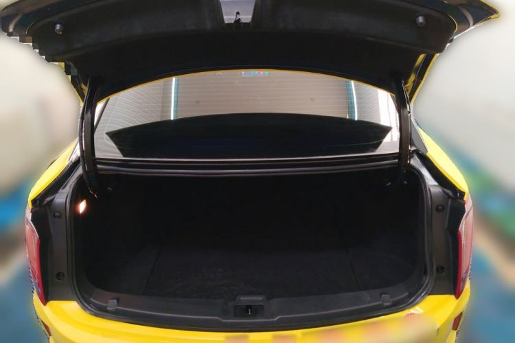 Used Hongqi E-QM5 2022 431 km Charge & Enjoy Edition Trunk