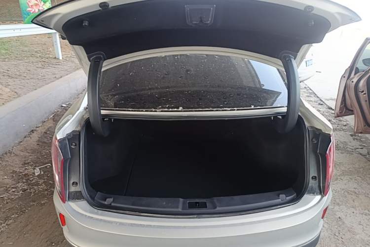 Used Hongqi E-QM5 2022 431 km Charge & Enjoy Edition Trunk