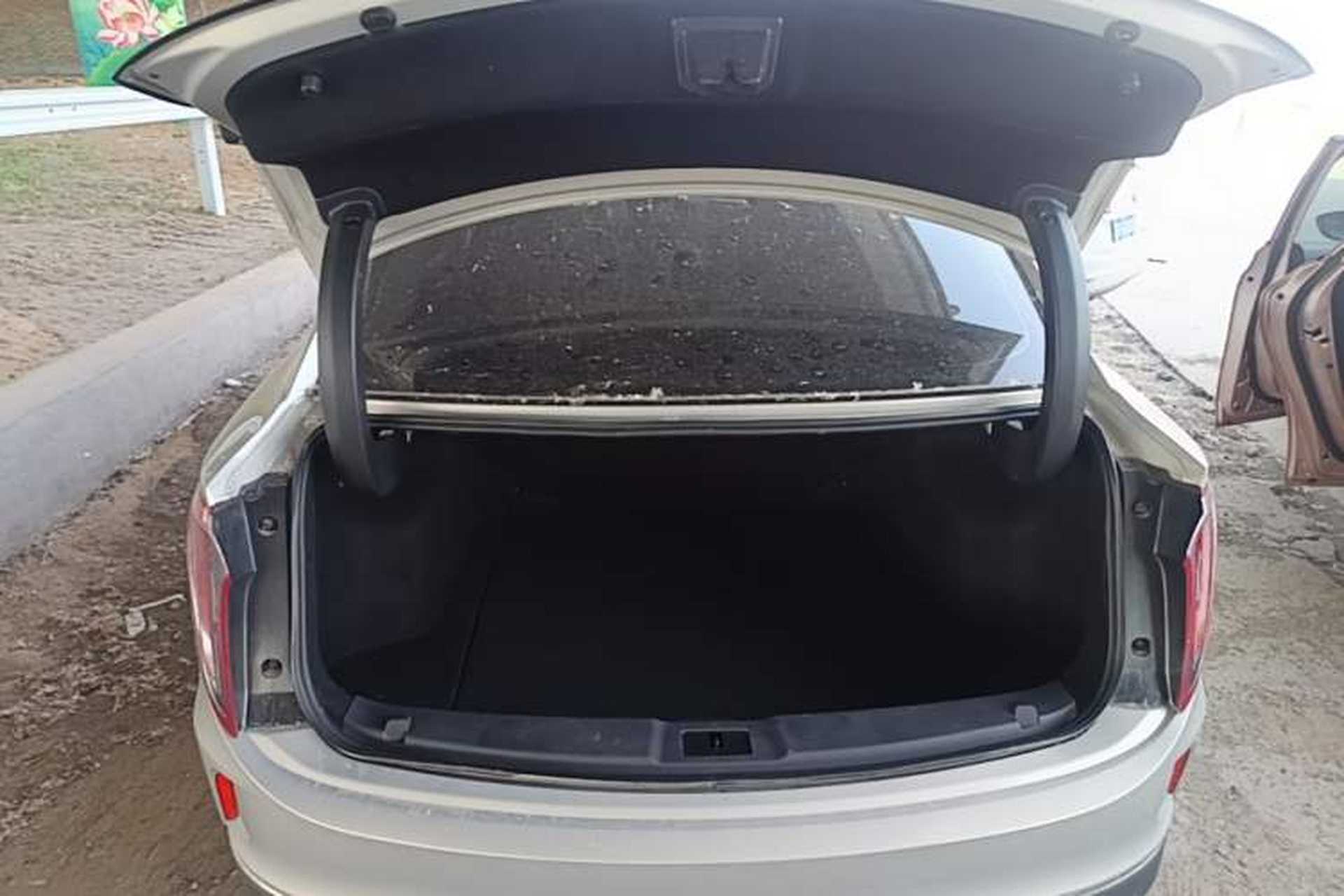 Used Hongqi E-QM5 2022 431 km Charge & Enjoy Edition Trunk