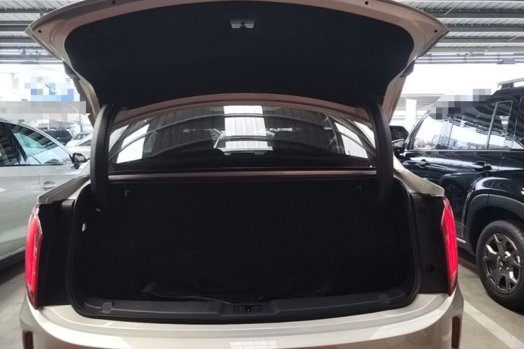 Used Hongqi E-QM5 2022 431 km Charge & Enjoy Edition Trunk