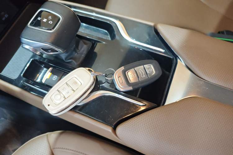 Used Hongqi E-QM5 2022 431 km Charge & Enjoy Edition Vehicle Key