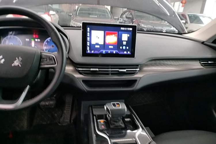 Used Hongqi E-QM5 2023 Base Travel Edition Audio And AC Panel