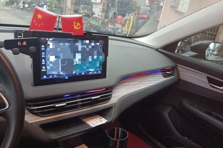 Used Hongqi E-QM5 2023 620km PLUS Audio And AC Panel
