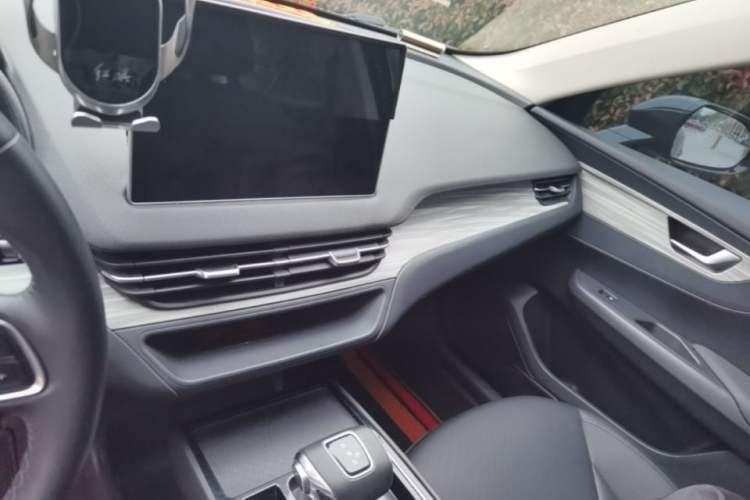 Used Hongqi E-QM5 2023 560km PLUS Audio And AC Panel