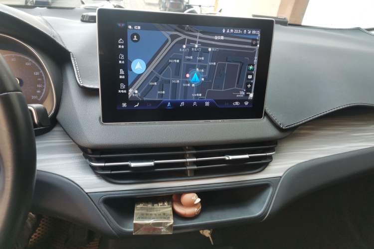 Used Hongqi E-QM5 2023 620km PLUS Audio And AC Panel