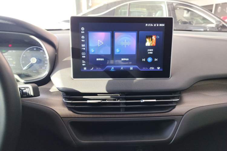 Used Hongqi E-QM5 2023 Revised Version Basic Travel Edition Audio And AC Panel