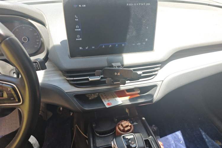 Used Hongqi E-QM5 2023 620km PLUS Audio And AC Panel