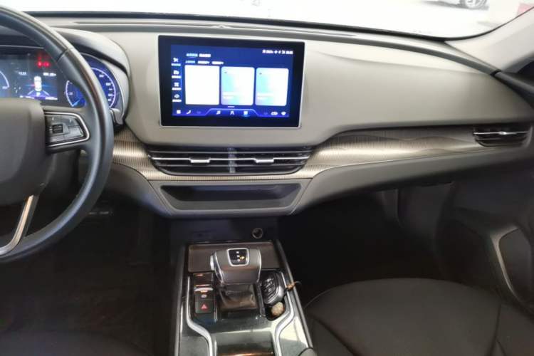 Used Hongqi E-QM5 2023 Revised Version Basic Travel Edition Audio And AC Panel