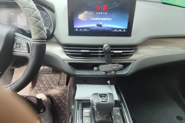 Used Hongqi E-QM5 2023 Revised Version Basic Travel Edition Audio And AC Panel