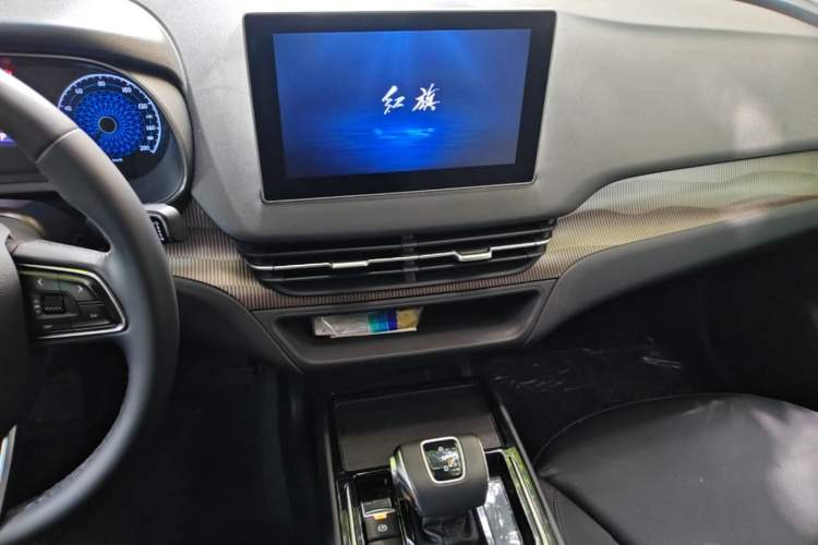 Used Hongqi E-QM5 2023 Revised Version Basic Travel Edition Audio And AC Panel