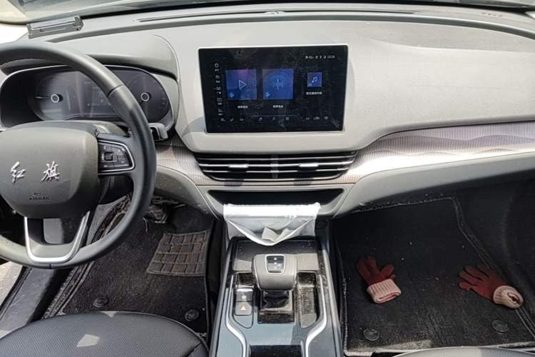 Used Hongqi E-QM5 2023 Base Travel Edition Audio And AC Panel