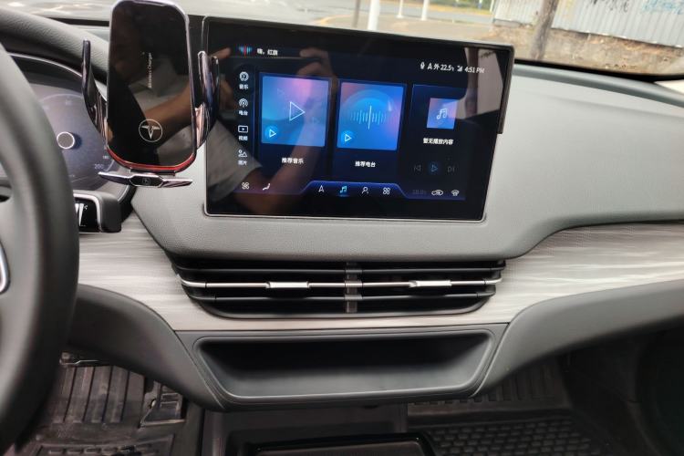 Used Hongqi E-QM5 2023 620km PLUS Audio And AC Panel