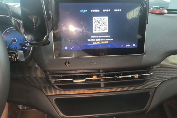 Used Hongqi E-QM5 2023 Revised Version Basic Travel Edition Audio And AC Panel