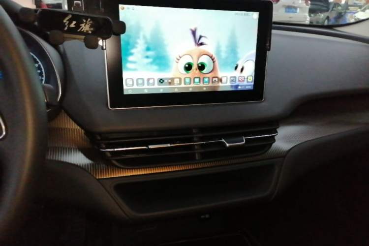 Used Hongqi E-QM5 2023 Revised Version Basic Travel Edition Audio And AC Panel