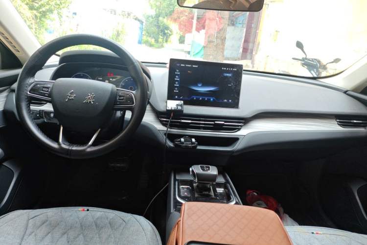 Used Hongqi E-QM5 2023 620km PLUS Center Console