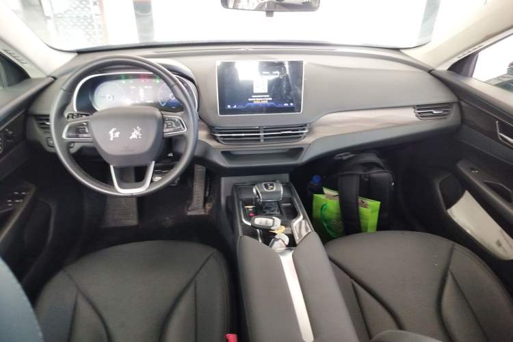 Used Hongqi E-QM5 2023 Revised Version Basic Travel Edition Center Console