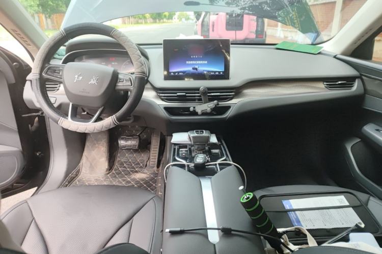 Used Hongqi E-QM5 2023 Revised Version Basic Travel Edition Center Console