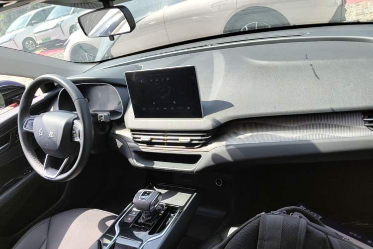 Used Hongqi E-QM5 2023 Base Travel Edition Center Console