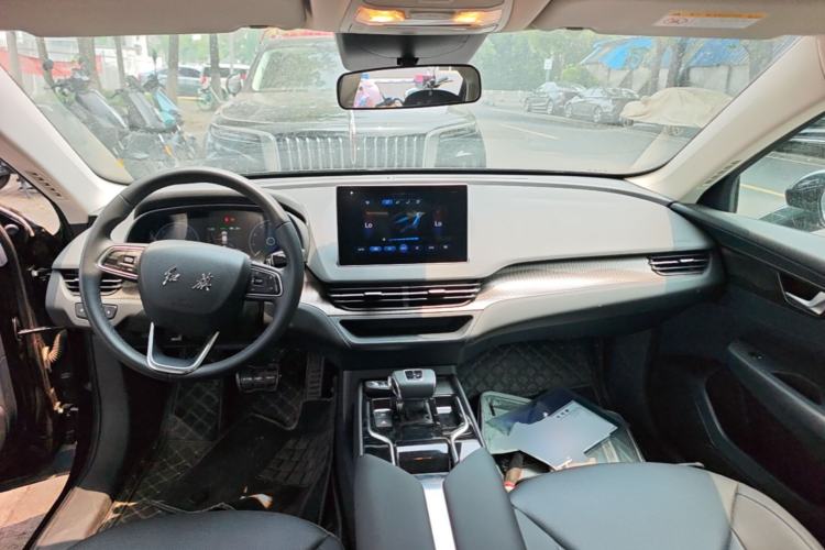 Used Hongqi E-QM5 2023 Base Travel Edition Center Console
