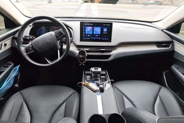 Used Hongqi E-QM5 2023 560km PLUS Center Console