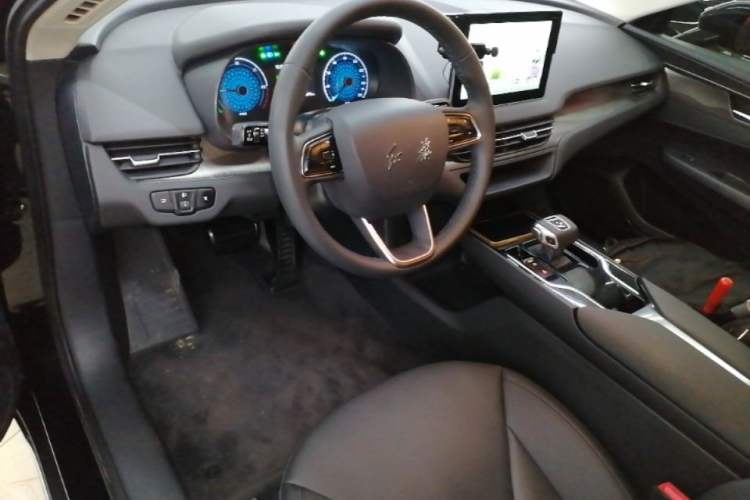 Used Hongqi E-QM5 2023 Revised Version Basic Travel Edition Center Console