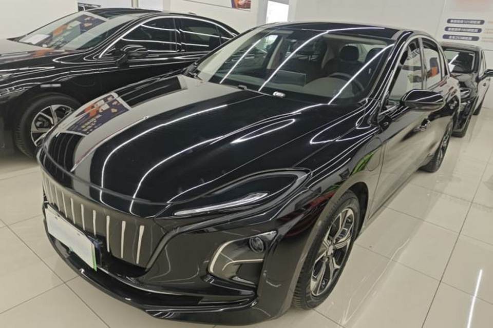 Hongqi E-QM5 2023